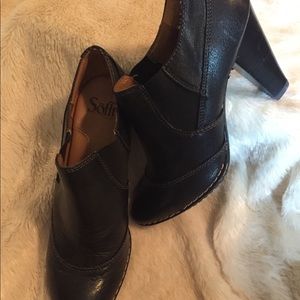 Sofft Black Leather Shooties